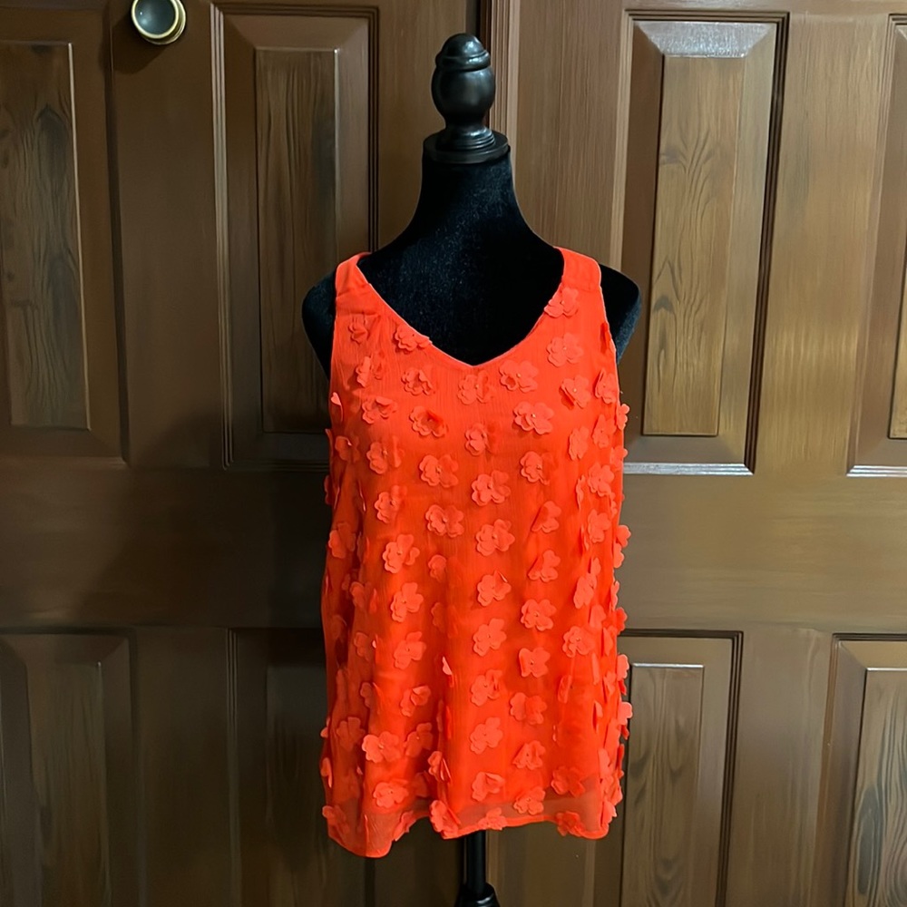 Women’s New York & Company extra small orange floral dressy tank top.